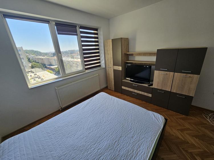 Apartament cu 3 camere decomandat, mobilat în Grigorescu