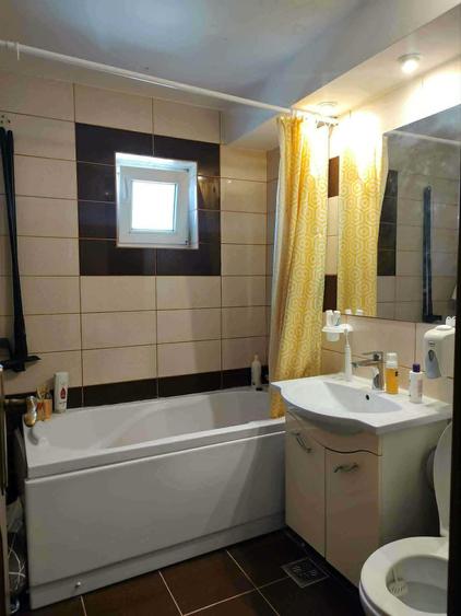 Apartament cu 3 camere decomandat în Tineretului