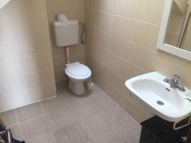 Apartament cu 4 camere semidecomandat în Scriitorilor