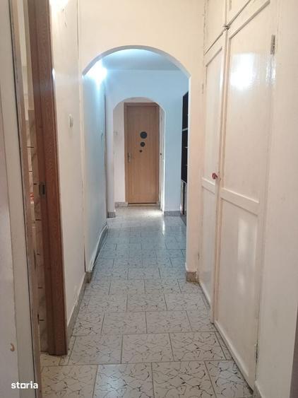 Apartament cu 3 camere decomandat în Patriei