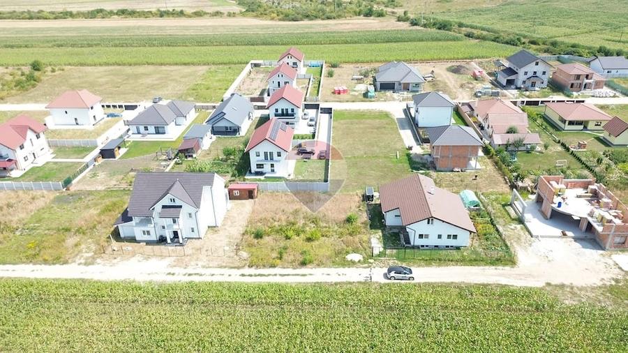 Teren de 485 mp, în Cristian