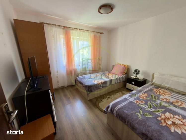 Apartament cu 3 camere decomandat în Craiovița Nouă