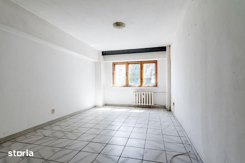Apartament cu 4 camere decomandat în Aurel Vlaicu