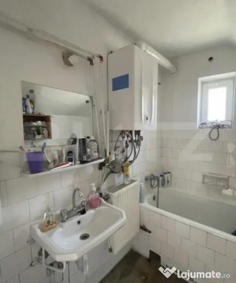 Casă cu 4 camere cu Teren 2500 Mp în Fălticeni