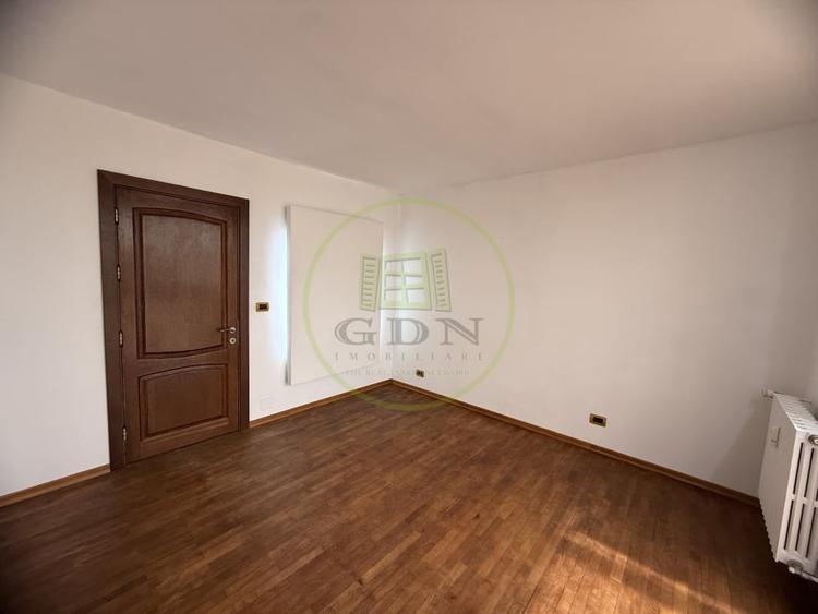 Apartament cu 2 camere decomandat în Calea București