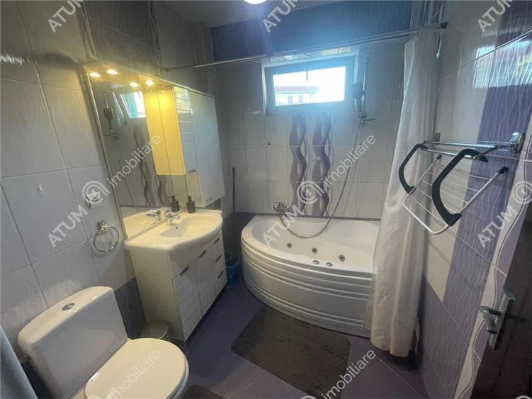 Apartament cu 3 camere decomandat, mobilat în Turnișor