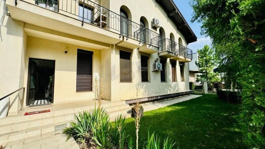 Casă individuală cu 6 camere cu Piscina în Iancu Nicolae