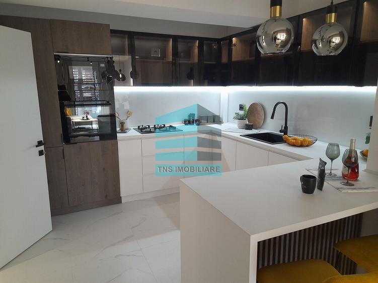 Apartament cu 4 camere decomandat în Titan