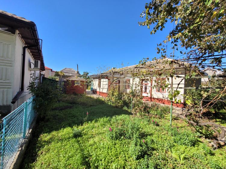 Casă individuală cu 3 camere cu Canalizare în Central