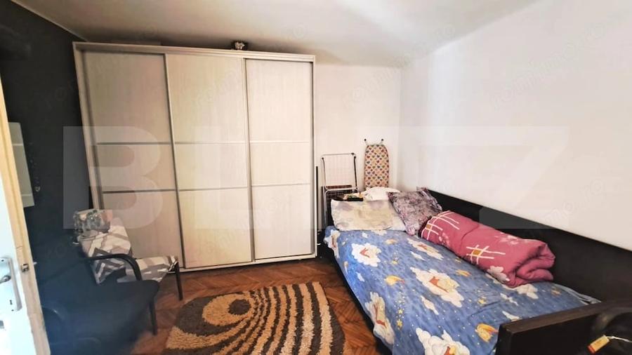 Casă cu 8 camere cu Teren 1350 Mp în Hălchiu