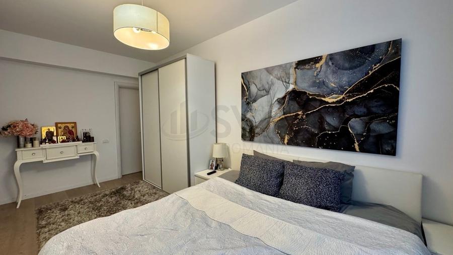 Apartament cu 3 camere semidecomandat în Sisești