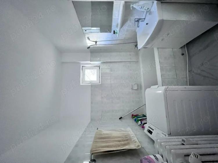 Apartament cu 3 camere semidecomandat în Crângași