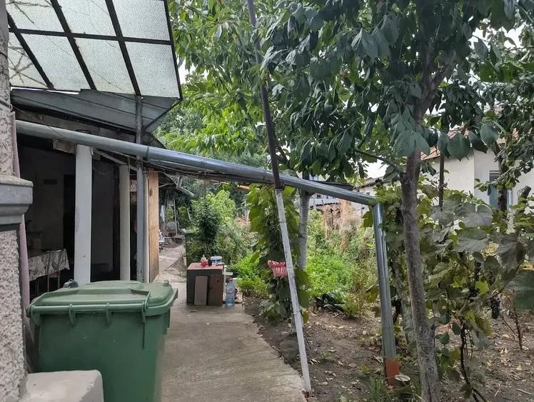 Casă cu Teren 500 Mp în Central