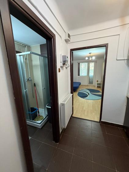 Garsonieră decomandată în Complex Studențesc
