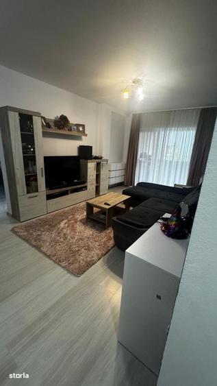 Apartament cu 3 camere decomandat în Exterior Vest