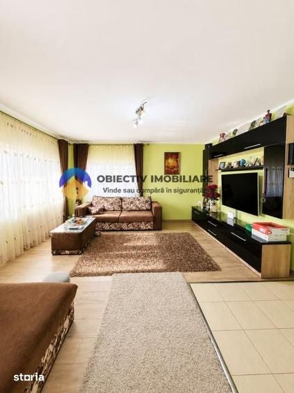Apartament cu 4 camere decomandat în Sud
