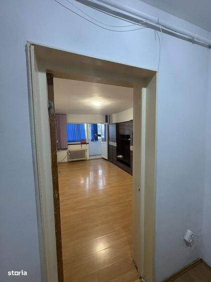 Apartament cu 2 camere decomandat în Triaj