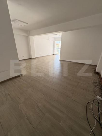Spațiu comercial, de 47 mp, în Central