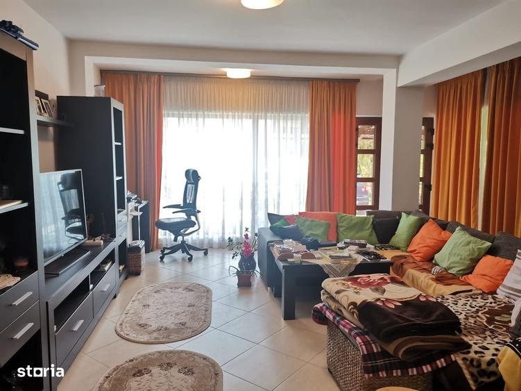 Casă cu 4 camere în Bascov