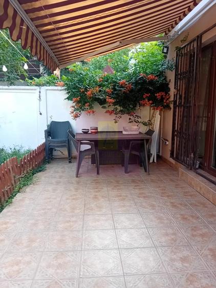 Casă cu 5 camere cu Teren 240 Mp în Tei