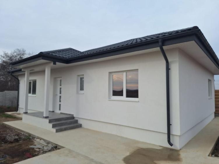 Casă cu 4 camere în Dârza
