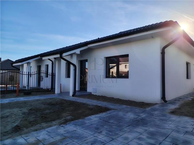 Duplex cu 3 camere cu Canalizare în Urseni