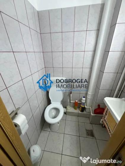 Garsonieră decomandată în Vest