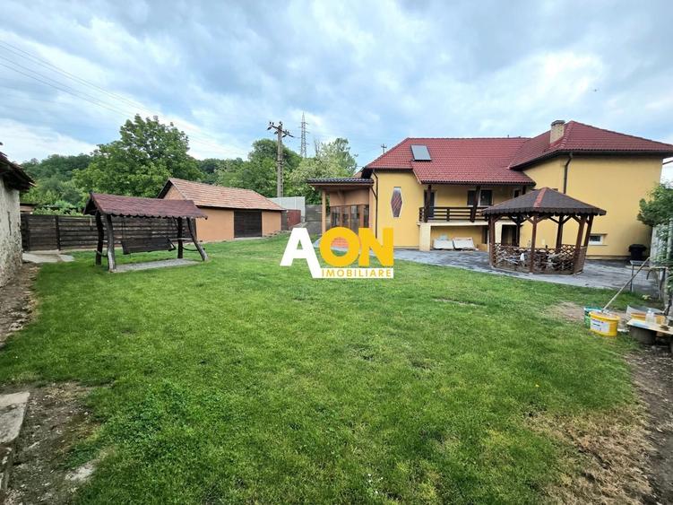Casă individuală cu 4 camere cu Canalizare în Periferie