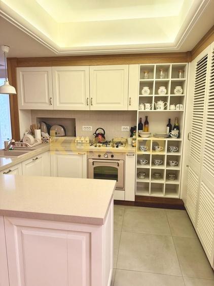 Apartament cu 3 camere semidecomandat, mobilat în Barbu Văcărescu