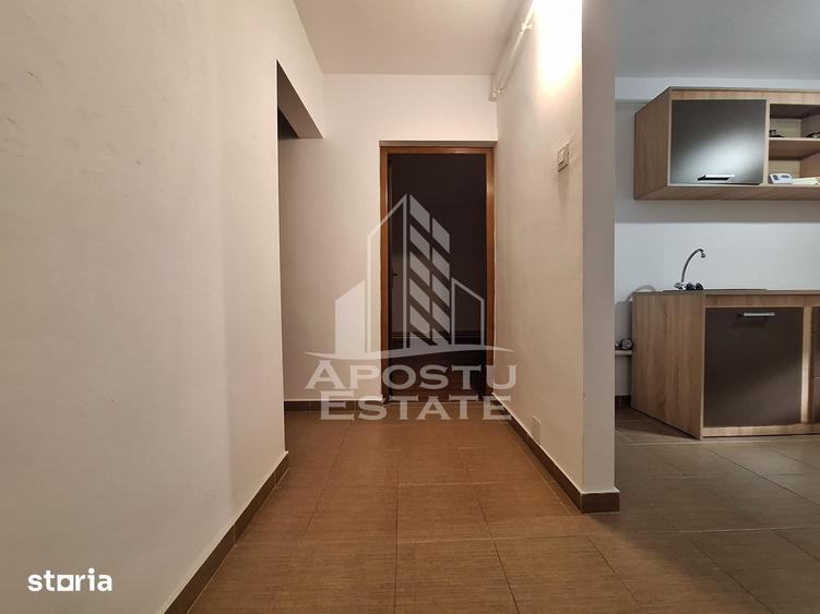 Apartament cu 3 camere decomandat, mobilat în Banu Mărăcine