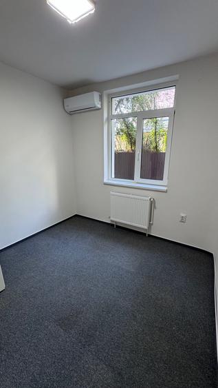 Casă individuală cu 9 camere cu Garaj în Cantemir