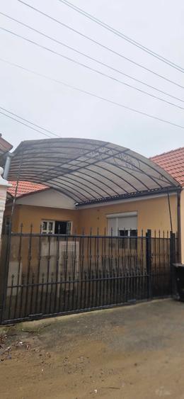 Casă cu 2 camere în Central