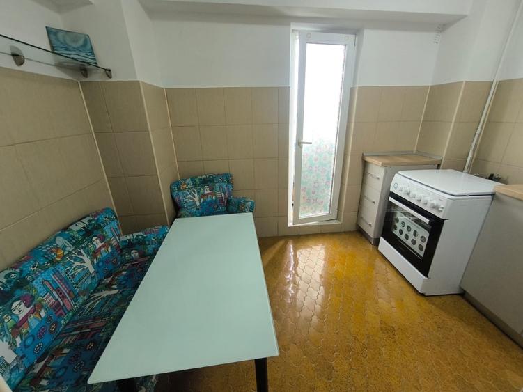 Garsonieră decomandată, mobilată în Muncii
