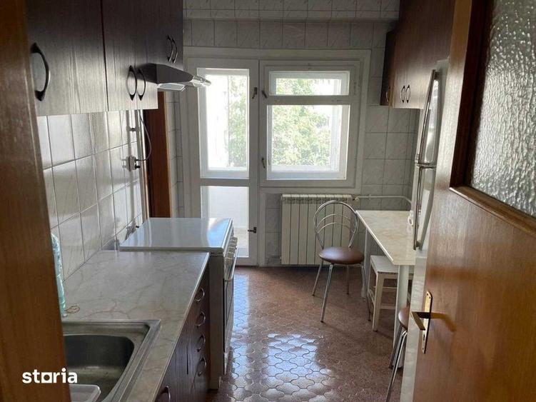 Apartament cu 3 camere decomandat, mobilat în Centrul Civic