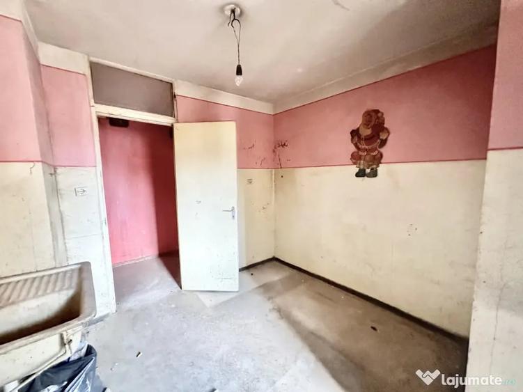 Apartament cu 3 camere decomandat în Soarelui