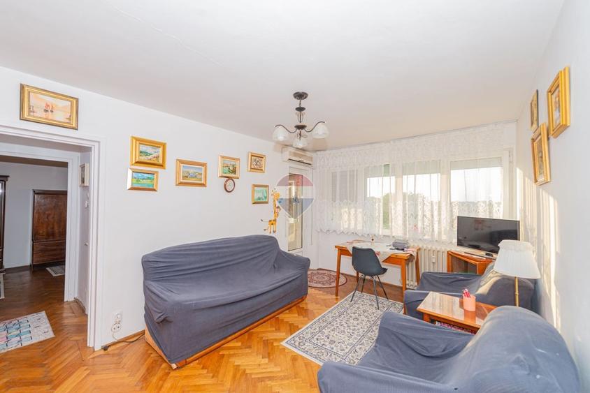Apartament cu 3 camere semidecomandat, mobilat în Bucureștii Noi