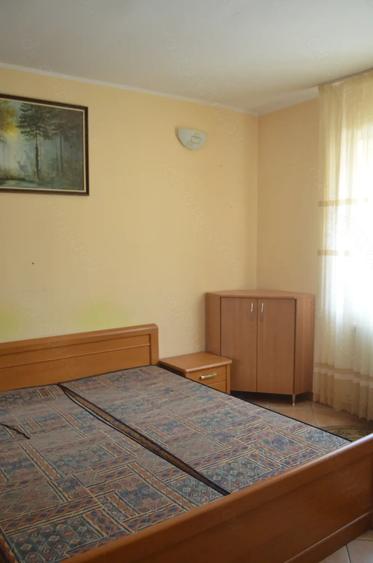 Apartament cu 2 camere decomandat în Telecabinei