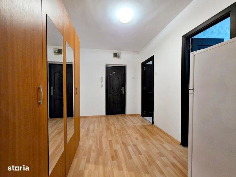 Garsonieră decomandată în Tei