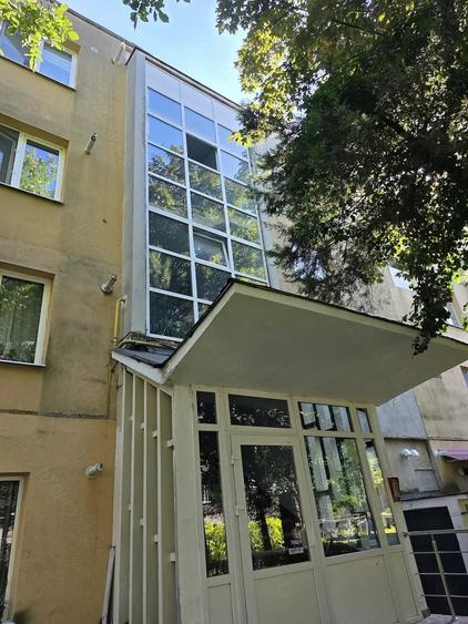 Apartament cu 2 camere decomandat în Tractorul