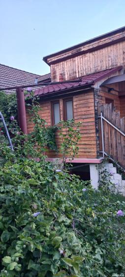 Casă cu 6 camere cu Teren 1400 Mp în Bazna