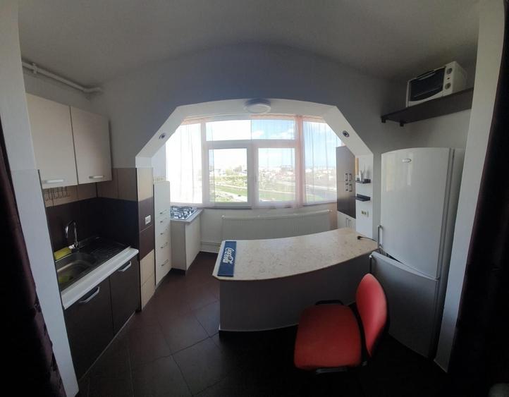 Apartament cu 2 camere decomandat în Km 4