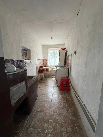 Casă cu 3 camere cu Teren 1400 Mp în Macedonia