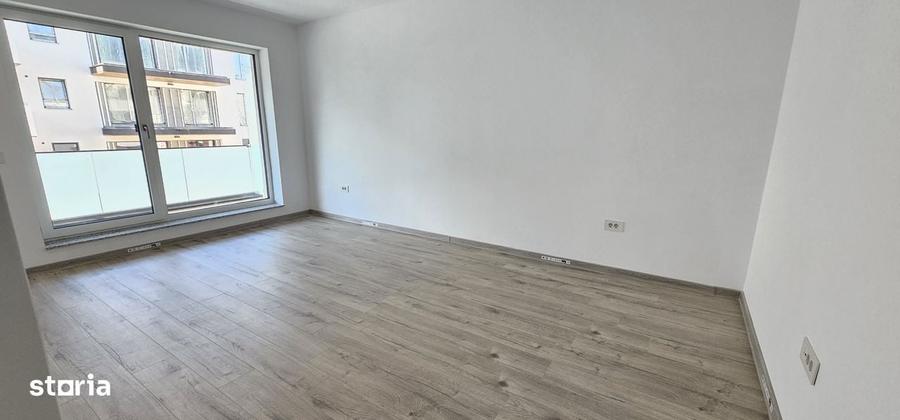 Garsoniera de vanzare noua cu balcon mare Tractorul, Brasov - 6