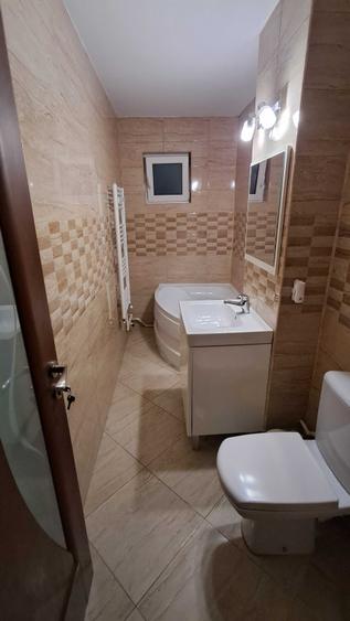 Apartament cu 3 camere decomandat, mobilat în Micro 17