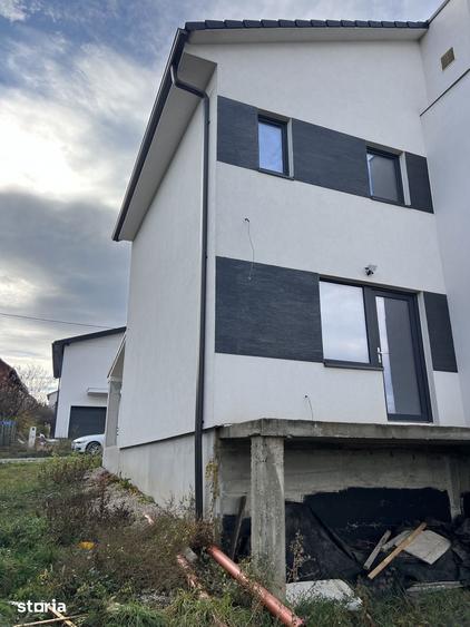 Casă cu 4 camere cu Teren 300 Mp în Apahida