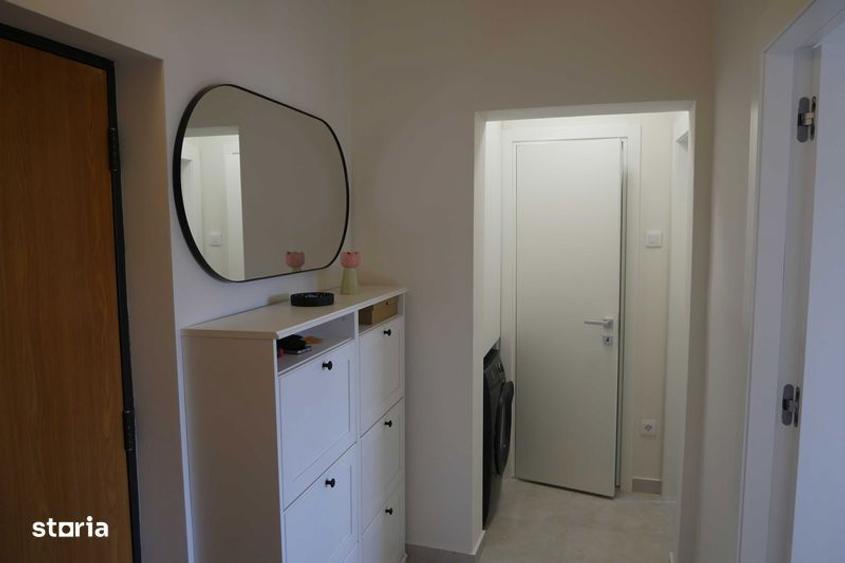 Apartament cu 4 camere, mobilat în Victoriei
