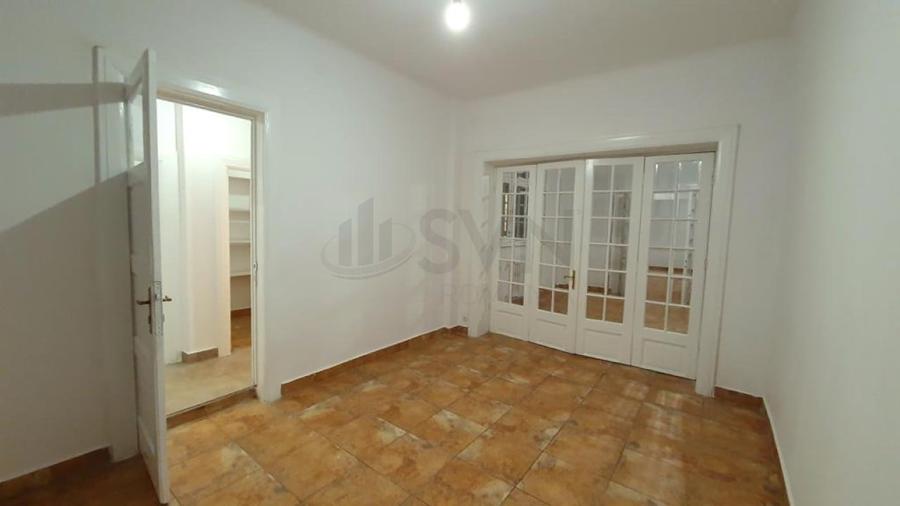 Apartament cu 4 camere decomandat în P-ța Romană