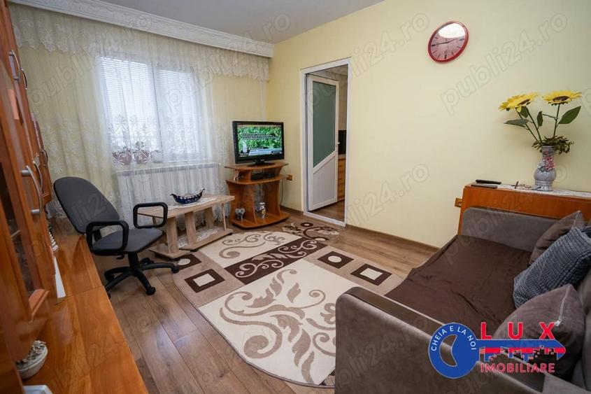 Apartament cu 3 camere semidecomandat în Neptun