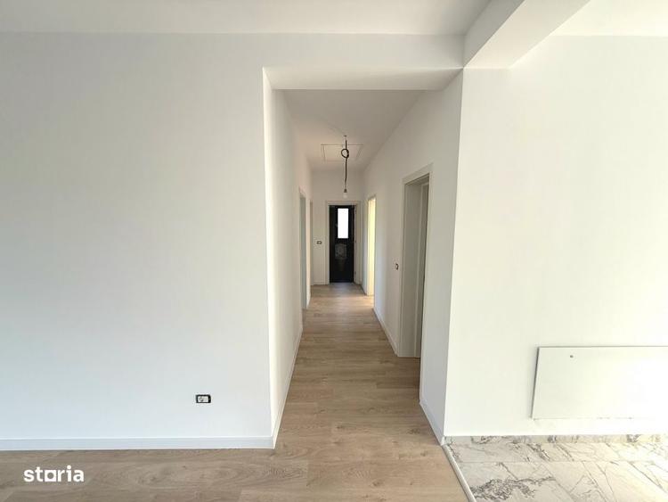 Casă cu 4 camere decomandat în Rediu