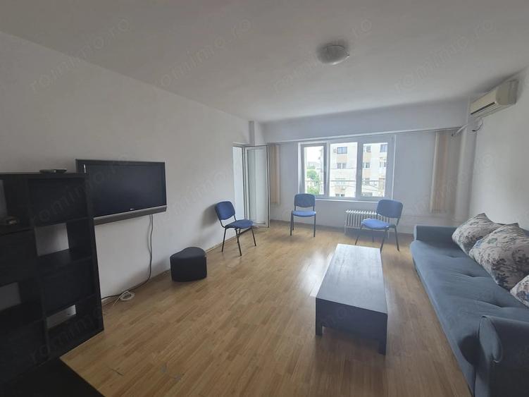 Apartament cu 3 camere decomandat în Calea Călărașilor